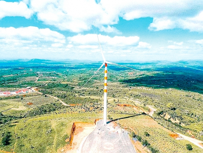 phat trien nang luong gio dien mat troi