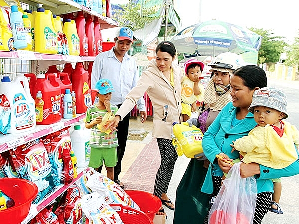 Phiên chợ hàng Việt về nông thôn, miền núi phien cho hang viet ve nong thon mien nui