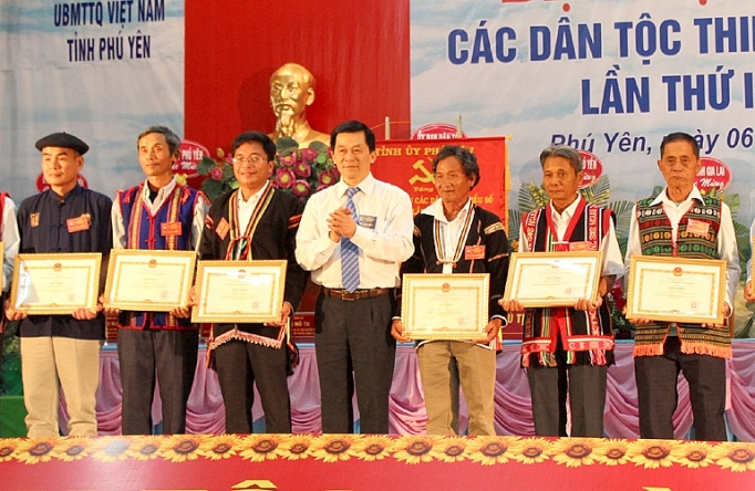 doan ket cac dan toc phat huy noi luc de phat trien