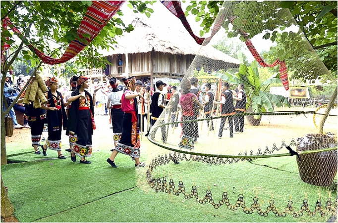 khuc hat dong dao