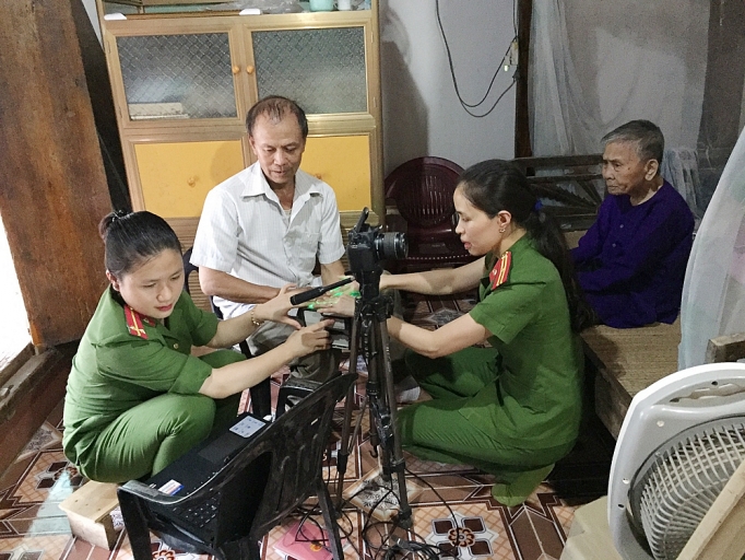 xay dung hinh anh dep het long vi nhan dan phuc vu