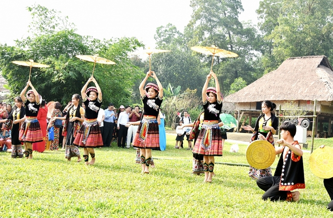 Lễ cầu mùa dân tộc Khơ Mú le cau mua dan toc kho mu
