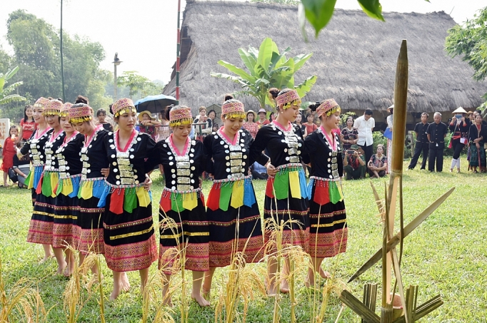 Lễ cầu mùa dân tộc Khơ Mú le cau mua dan toc kho mu