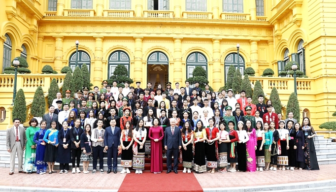 gan hon duong toi truong