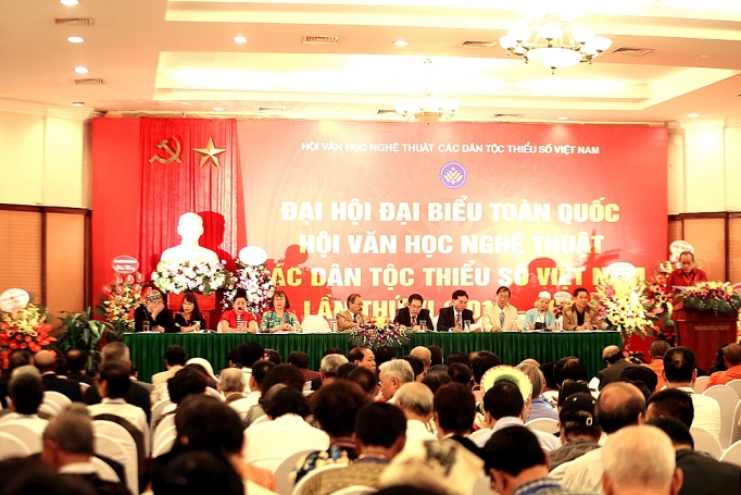 phat huy suc manh sang tao cua van nghe si dtts