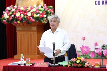 Ðầu tư có trọng tâm, giải quyết các vấn đề cấp thiết nhất