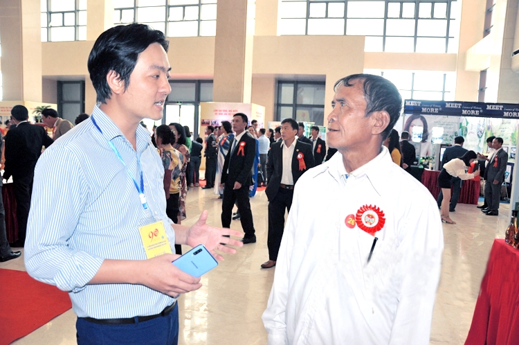 undefined 3136-anh-2223