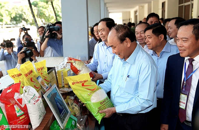 Thủ tướng Chính phủ đối thoại với nông dân: Không có khát vọng, không thể thành công! thu tuong chinh phu doi thoai voi nong dan khong co khat vong khong the thanh cong