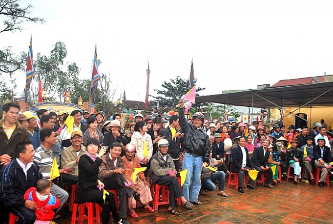 ru nhau di danh bai choi