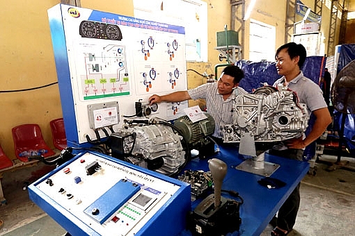 nguoi dan co viec lam keo ty le ho ngheo giam nhanh