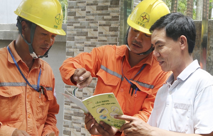 Giá điện bình quân Việt Nam ở mức thấp 2123-anh-bai-chinh