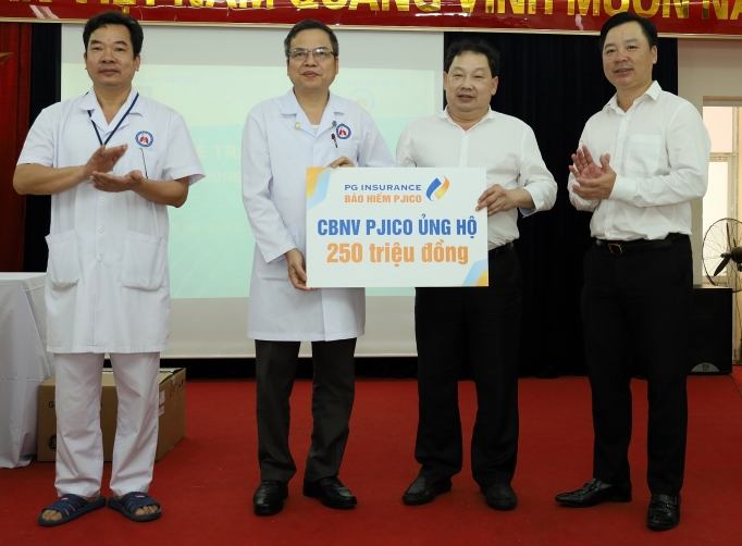 Petrolimex tiếp tục hỗ trợ thiết bị y tế phòng, chống dịch Covid-19 petrolimex tiep tuc ho tro thiet bi y te phong chong dich covid 19