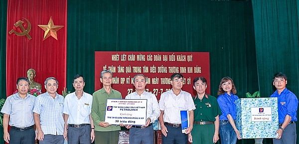 Petrolimex “uống nước, nhớ nguồn” petrolimex uong nuoc nho nguon