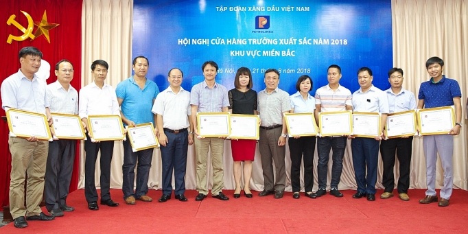 Petrolimex vinh danh 25 thủ lĩnh bán lẻ xuất sắc khu vực miền Bắc petrolimex vinh danh 25 thu linh ban le xuat sac khu vuc mien bac
