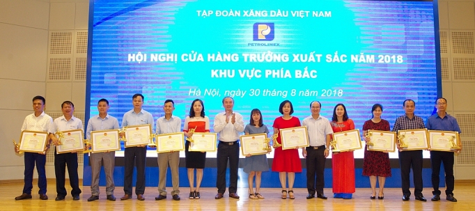 Petrolimex vinh danh quán quân bán lẻ khu vực miền Bắc petrolimex vinh danh quan quan ban le khu vuc mien bac