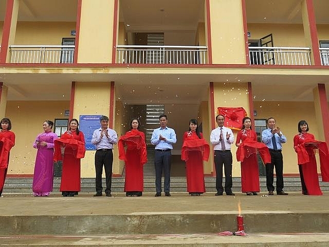 Petrolimex bàn giao nhà bán trú 2,6 tỷ đồng tại Yên Bái petrolimex ban giao nha ban tru 26 ty dong tai yen bai