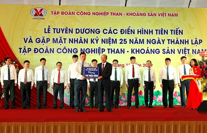 Tín hiệu vui từ những mỏ than tin hieu vui tu nhung mo than
