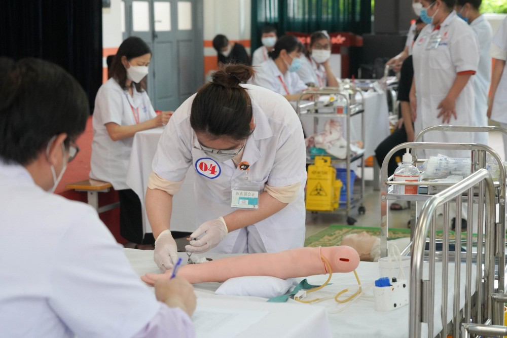 Ngày Điều dưỡng Việt Nam 26/10: Tri ân những người chăm sóc bệnh nhân Ngày Điều dưỡng Việt Nam 26/10: Tri ân những người chăm sóc bệnh nhân