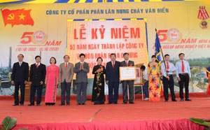 Công ty CP Phân lân nung chảy Văn Điển: Cùng nông dân hướng đến nền nông nghiệp xanh Công ty CP Phân lân nung chảy Văn Điển: Cùng nông dân hướng đến nền nông nghiệp xanh