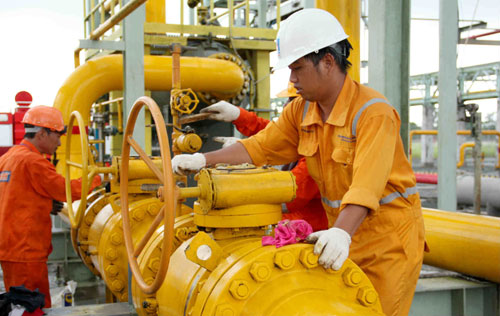 Sản xuất tăng trưởng, xuất siêu 100 triệu USD