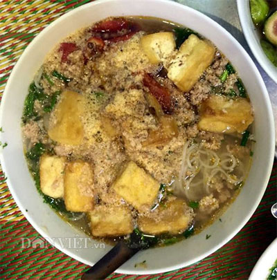 Món bún riêu cua giò heo đậm vị miền Tây