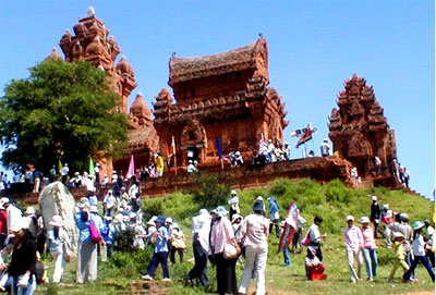 Du lịch văn hóa: Cần cả tâm và tầm Du lịch văn hóa: Cần cả tâm và tầm