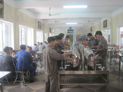 Nhà máy Cán thép Lưu Xá: Người lao động là trung tâm