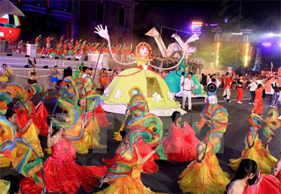Khép lại Festival Biển Nha Trang 2015 “Hòa bình và Sáng tạo”