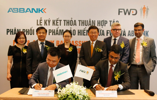 ABBANK và FWD ký kết thỏa thuận phân phối sản phẩm bảo hiểm ngân hàng ABBANK và FWD ký kết thỏa thuận phân phối sản phẩm bảo hiểm ngân hàng