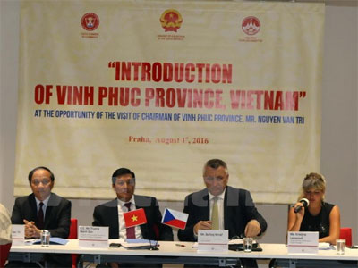 Vĩnh Phúc "trải thảm đỏ" mời doanh nghiệp Séc tới đầu tư Vĩnh Phúc "trải thảm đỏ" mời doanh nghiệp Séc tới đầu tư