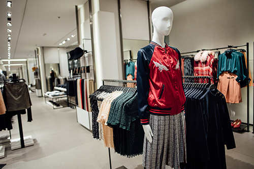 zara vao viet nam: gioi thoi trang binh dan ngang cao dau tuyen chien! - 2