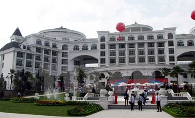 Vingroup khai trương quần thể du lịch nghỉ dưỡng tại Vịnh Hạ Long Vingroup khai trương quần thể du lịch nghỉ dưỡng tại Vịnh Hạ Long