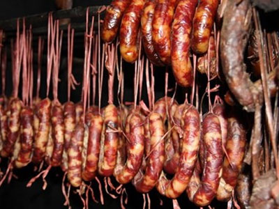 Lạp xường Mường Khương gói trọn hương vị núi rừng Tây Bắc Lạp xường Mường Khương gói trọn hương vị núi rừng Tây Bắc