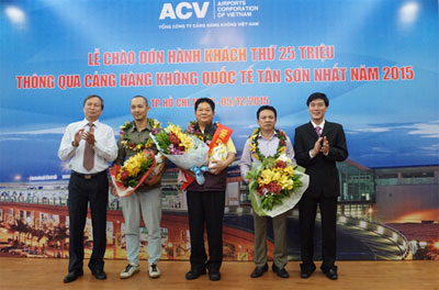 Tân Sơn Nhất đón hành khách thứ 25 triệu Tân Sơn Nhất đón hành khách thứ 25 triệu