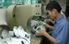 Sau 3 tháng giảm liên tiếp, xuất khẩu giày dép tăng trở lại