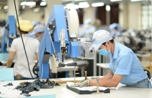 Năm 2022, Việt Nam liệu có giữ vững vị trí thứ hai về xuất khẩu dệt may?