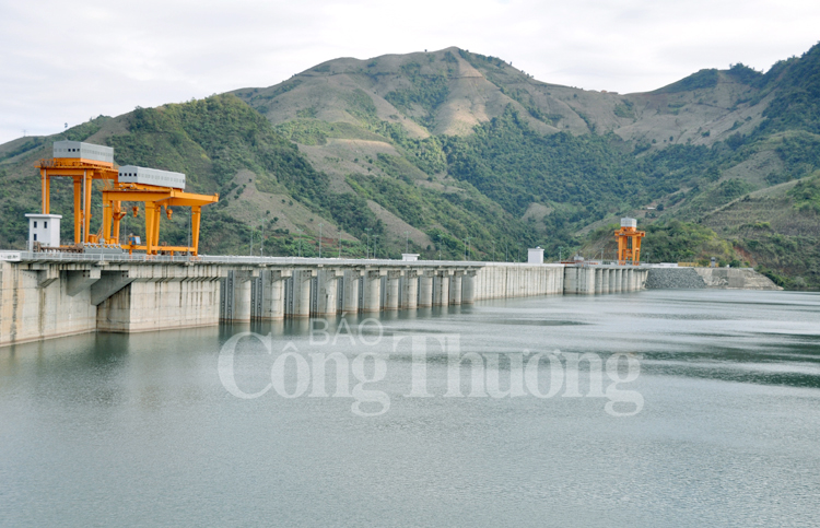 Khám phá trải nghiệm lòng hồ thủy điện Sơn La