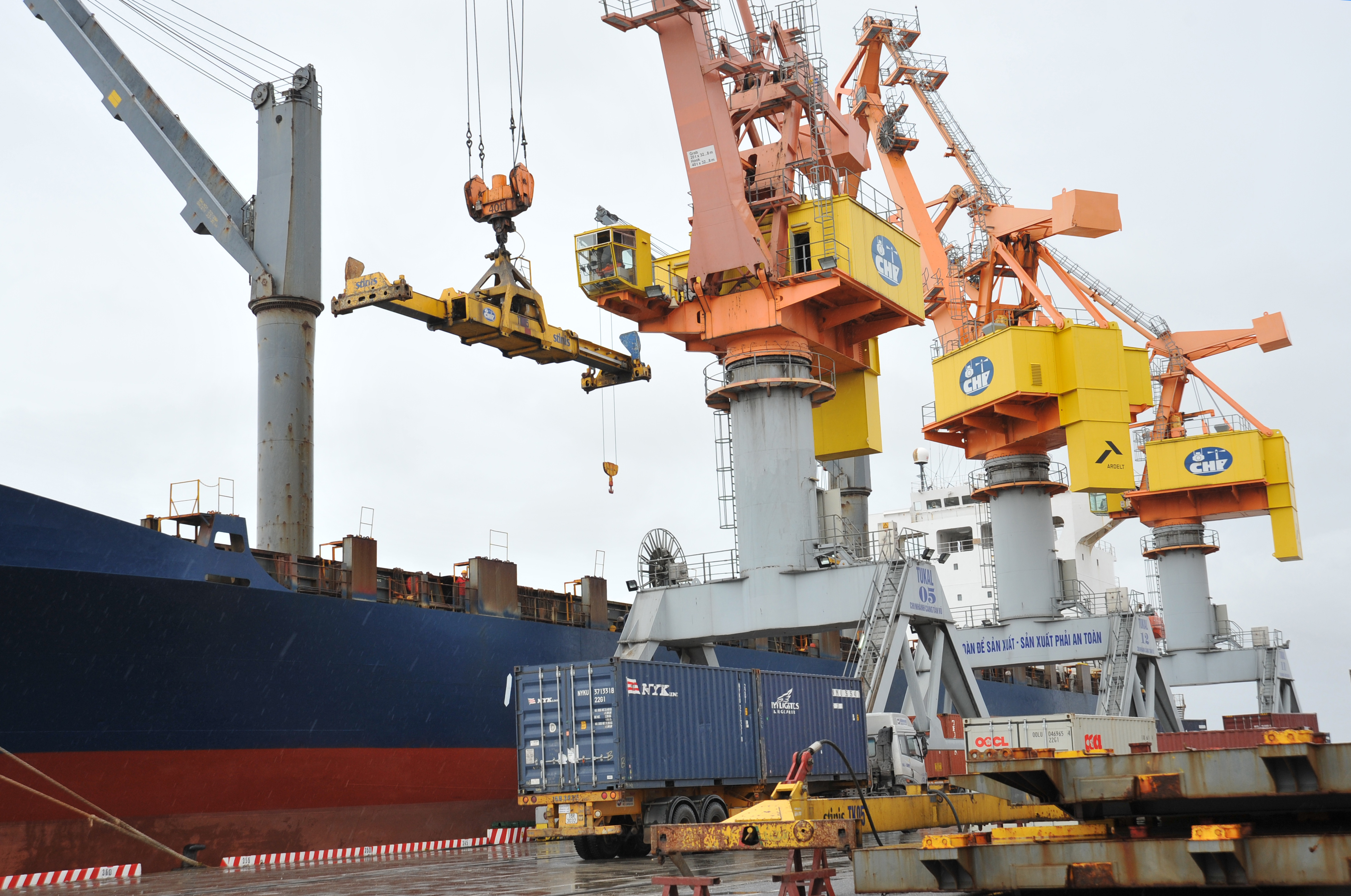 Thúc đẩy xuất khẩu - Cần giải pháp đồng bộ