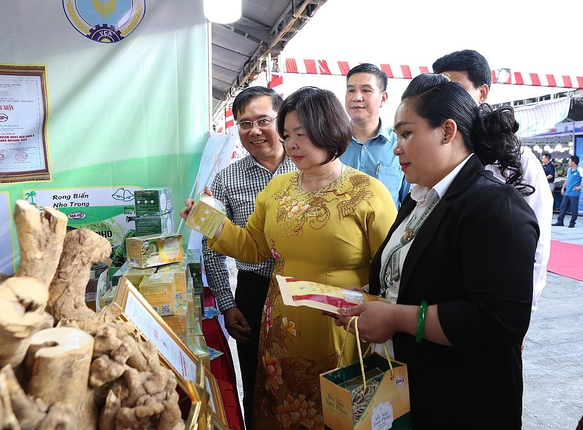 Bạc Liêu chủ động tiêu thụ hàng hóa vùng dân tộc thiểu số