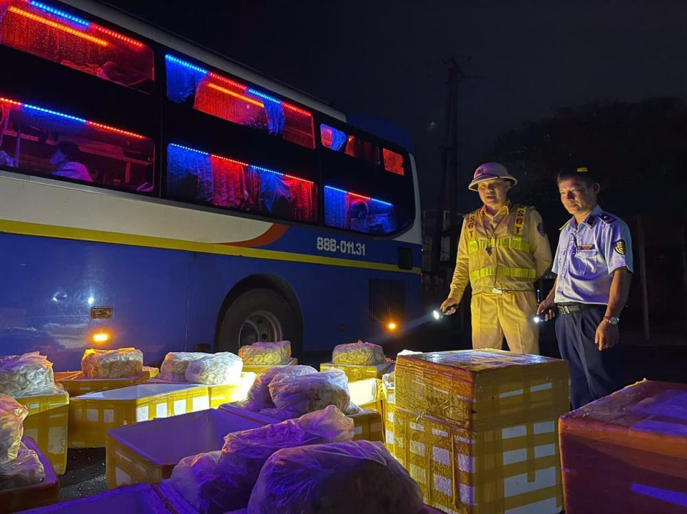 Hà Tĩnh: Phát hiện nhiều hàng hóa, thực phẩm không rõ nguồn gốc