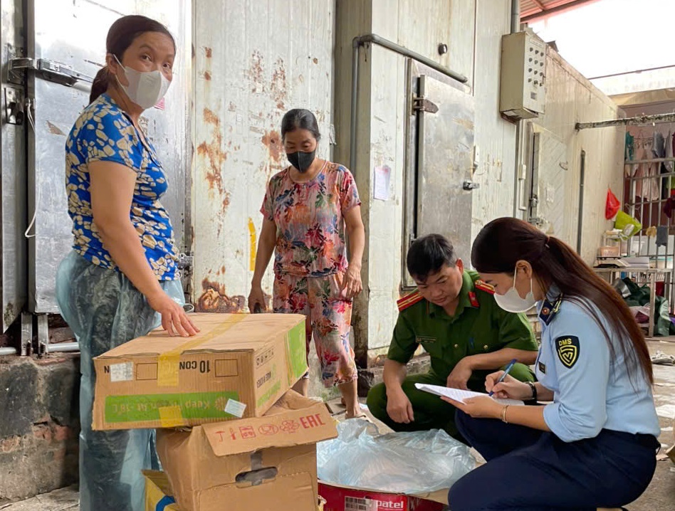 Bắc Giang:  Xử lý 223 vụ hàng hoá vi phạm, chuyển 4 vụ sang cơ quan điều tra