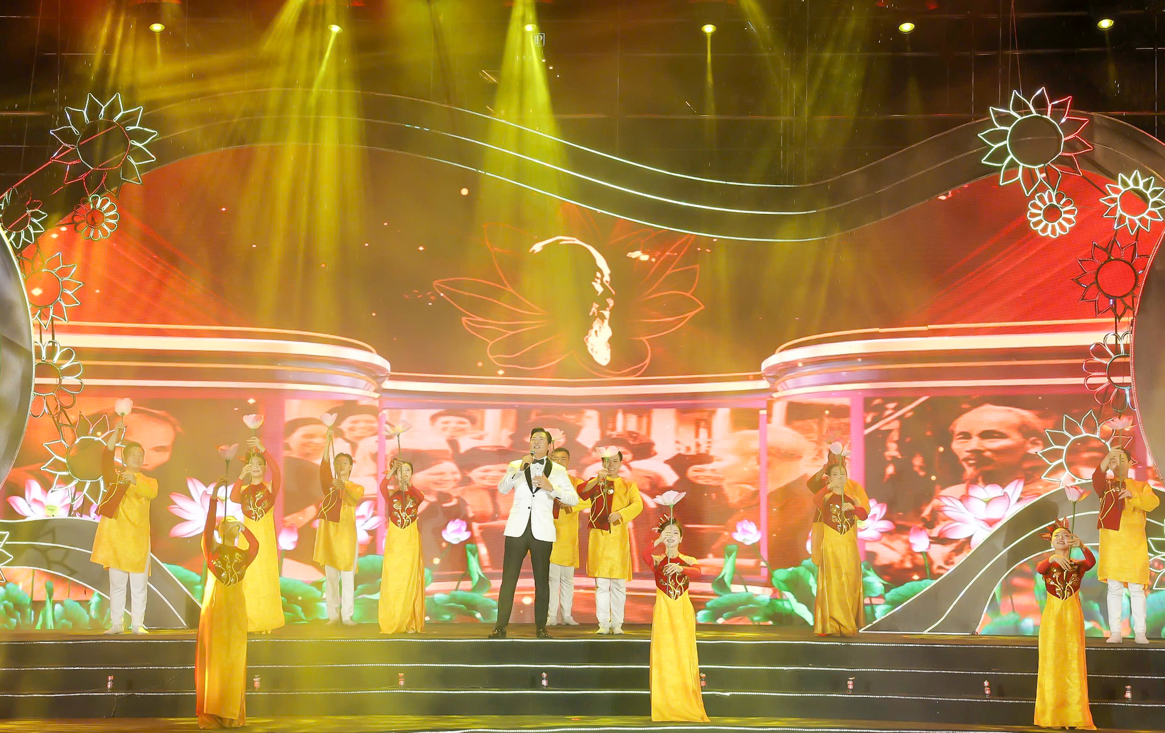 Thông điệp của chương trình nghệ thuật kỷ niệm 100 năm Ngày Báo chí cách mạng Việt Nam