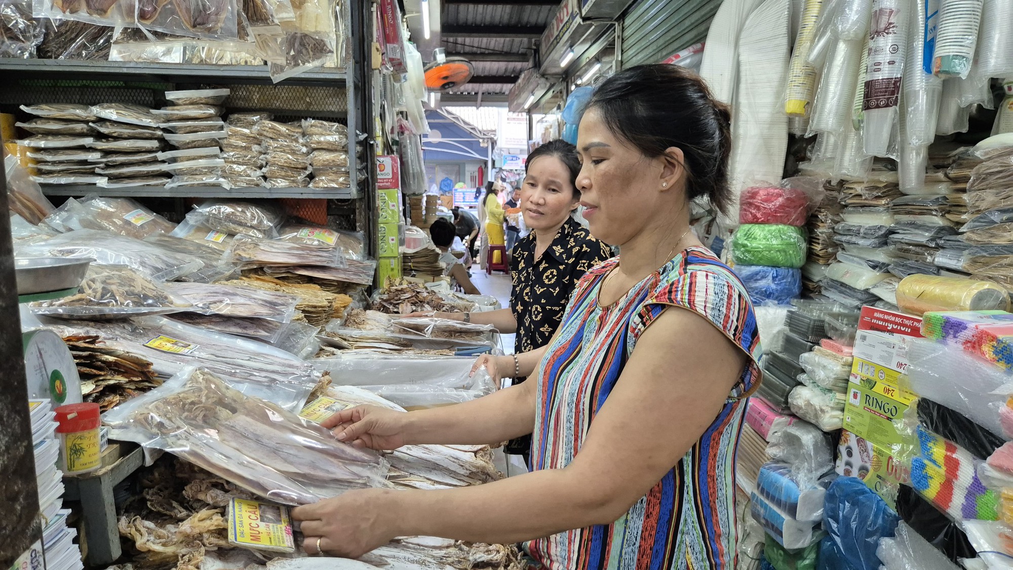 Tiểu thương chợ truyền thống không đứng ngoài giao thương số