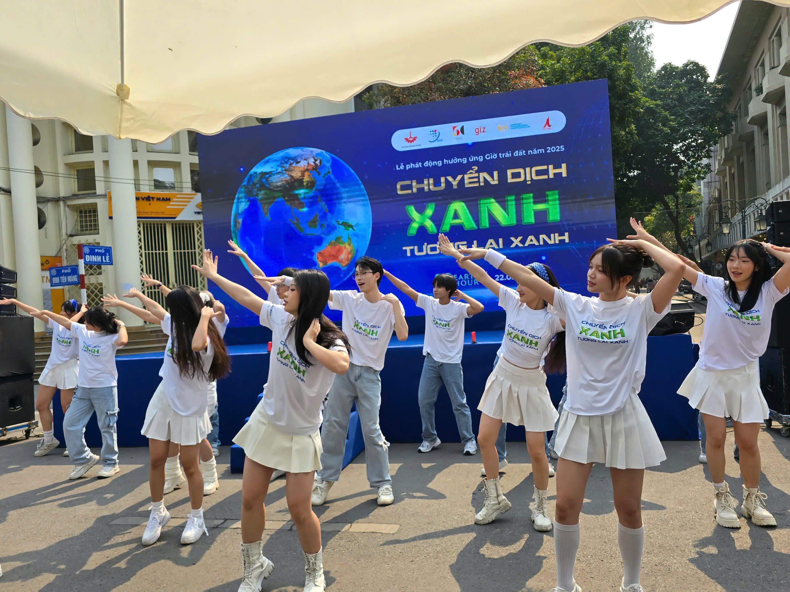 Hà Nội thực thi hiệu quả chương trình tiết kiệm năng lượng: Vì một đô thị xanh