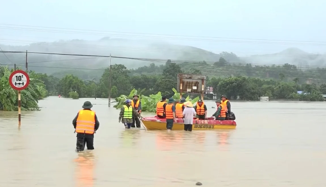 Nỗ lực phục hồi cuộc sống người dân vùng lũ ở Thái Nguyên