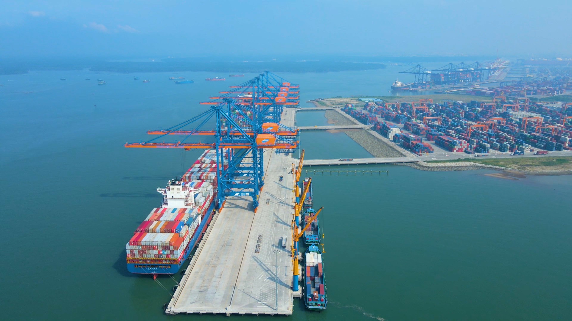 Lợi nhuận chứng khoán quý II/2025: Xây dựng, cảng biển giữ vai trò dẫn dắt