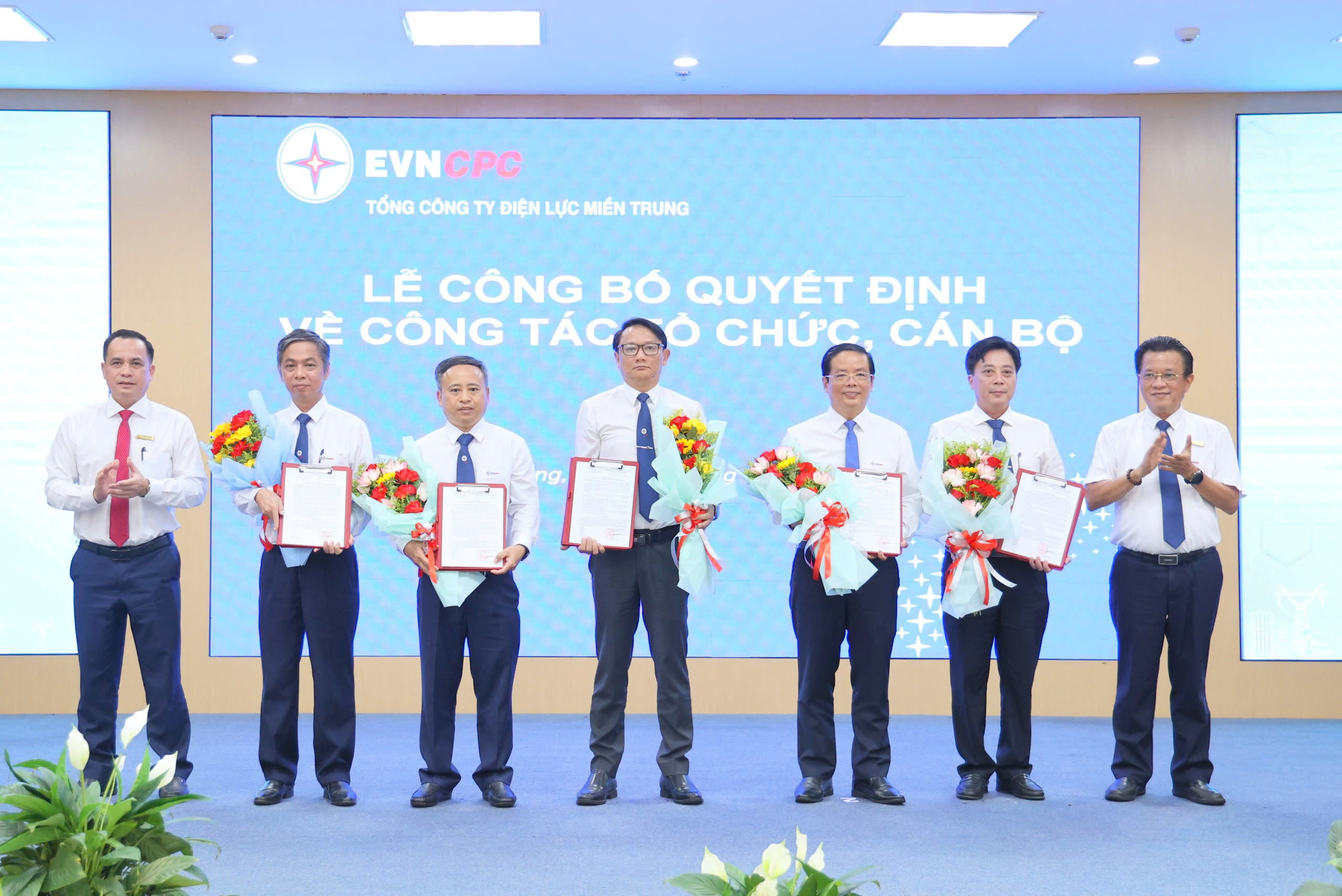 EVNCPC công bố quyết định thành lập 6 Công ty Điện lực mới