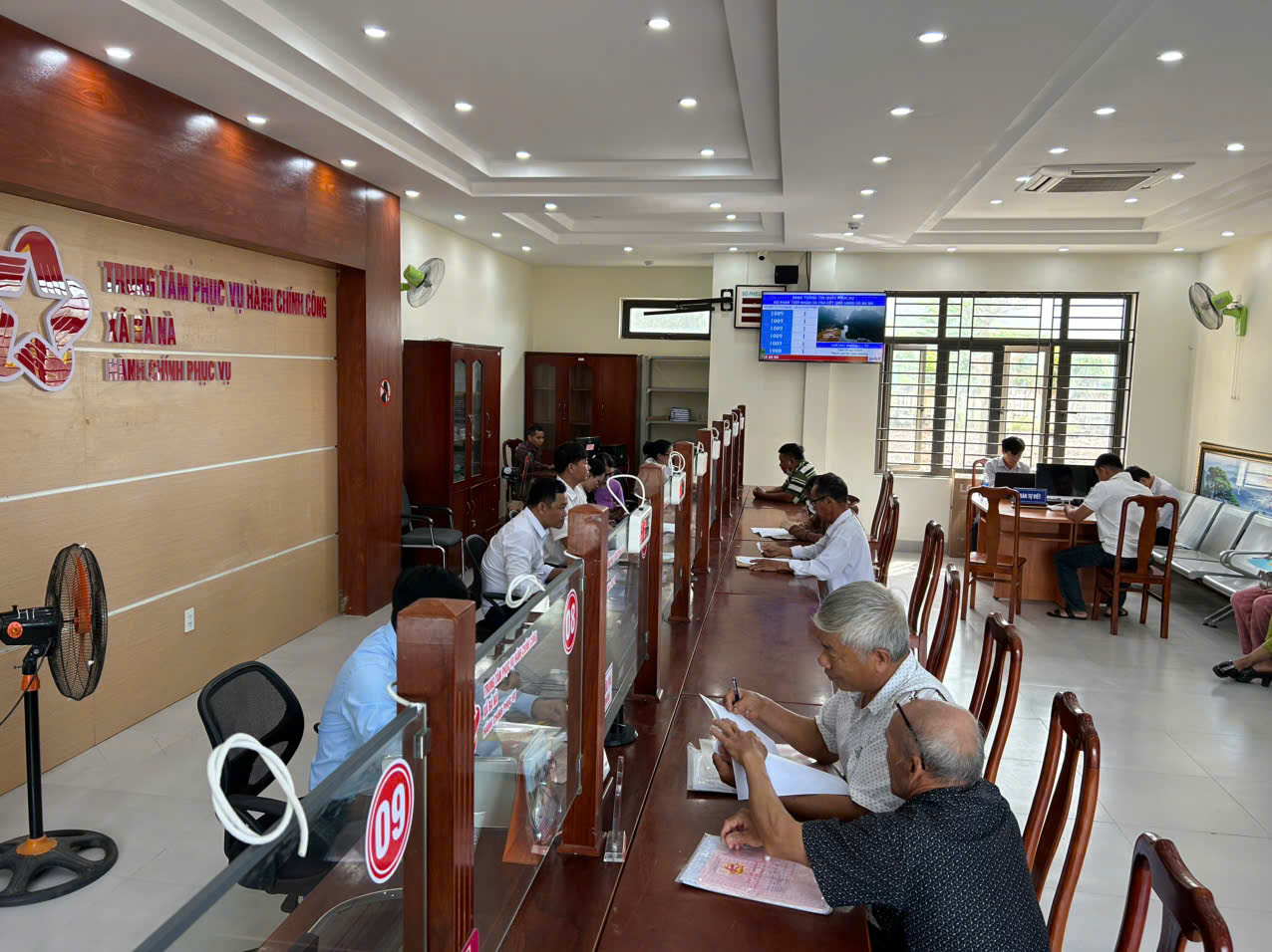 Ngày đầu vận hành chính quyền 2 cấp Đà Nẵng: Thủ tục nhanh, người dân hài lòng