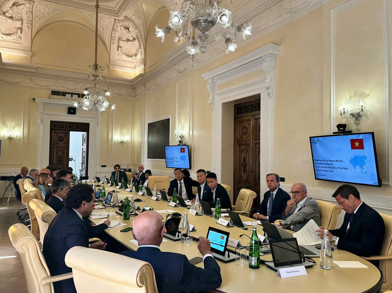 Việt Nam - Italia thúc đẩy hợp tác đầu tư về năng lượng