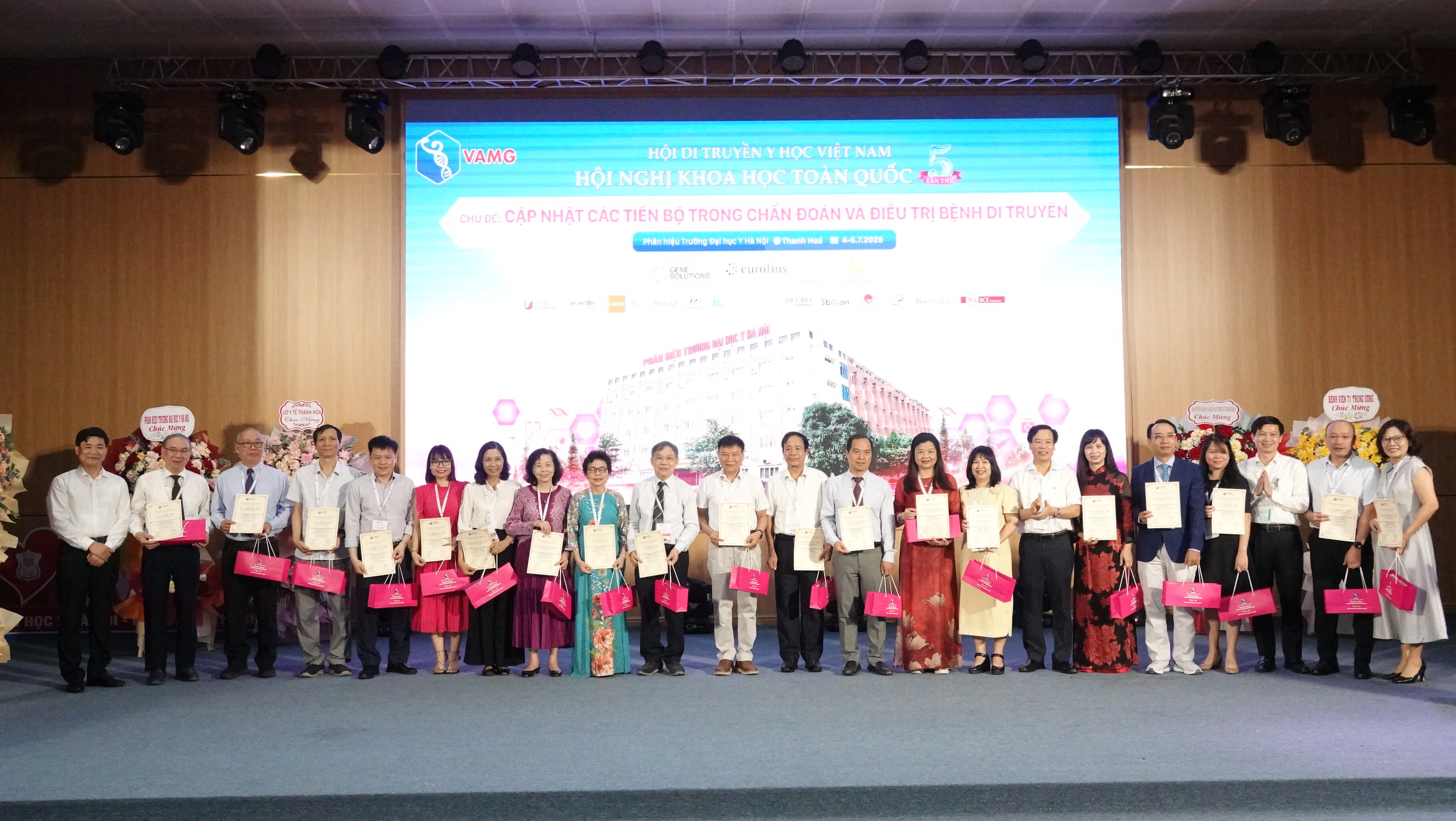 Di truyền học và công nghệ hệ gen: Đột phá trong chẩn đoán và điều trị ung thư